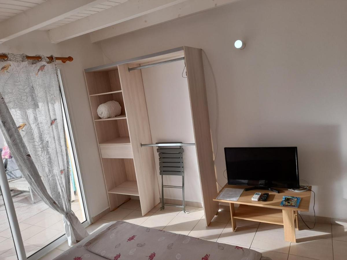 Le Studio De Jeannine Apartment Capesterre Belle Eau Bagian luar foto