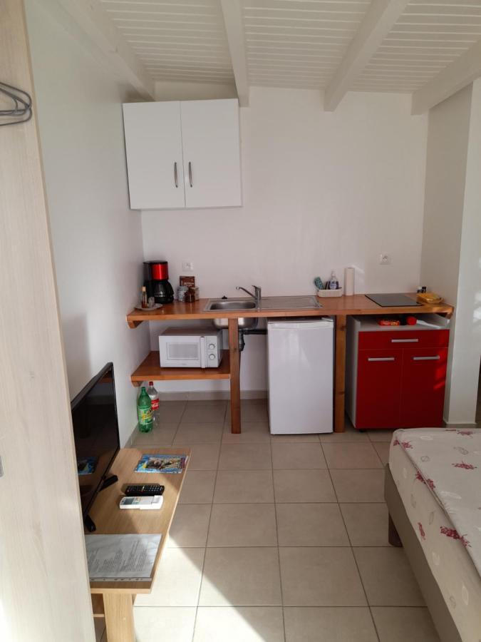 Le Studio De Jeannine Apartment Capesterre Belle Eau Bagian luar foto