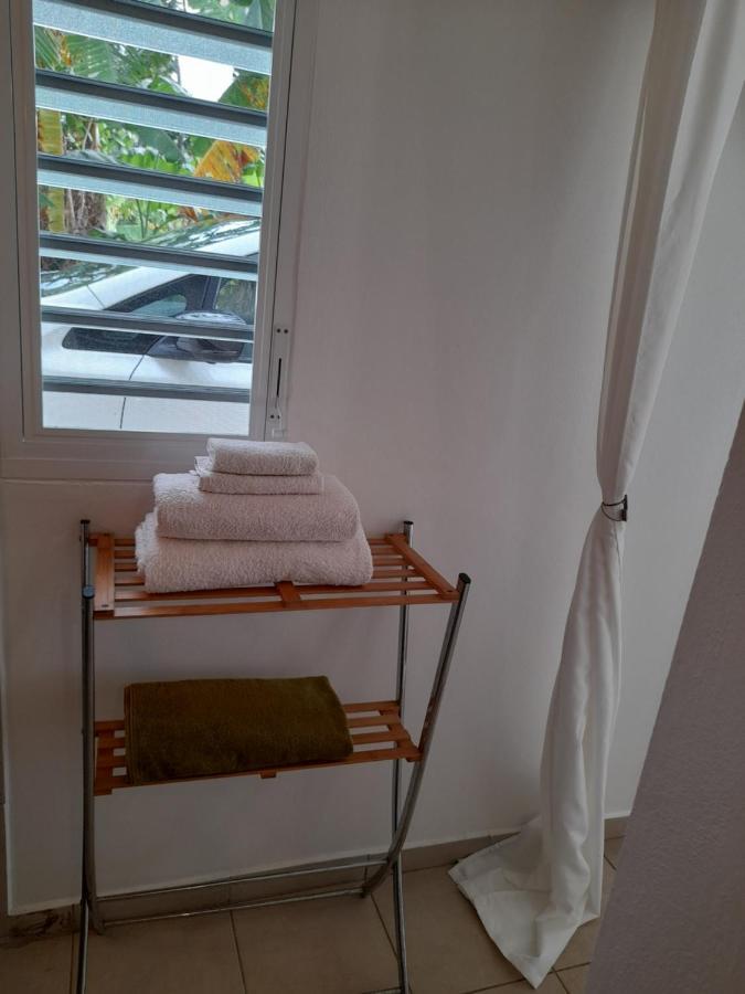 Le Studio De Jeannine Apartment Capesterre Belle Eau Bagian luar foto